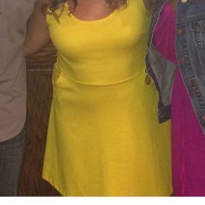 Yellow dress with pockets